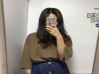 女初 高中 拍击 打屁股：青春校园，冲突瞬间：女生遭遇体罚场面