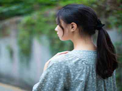 美女脱光APP：社交新宠引争议，隐私安全如何保障？