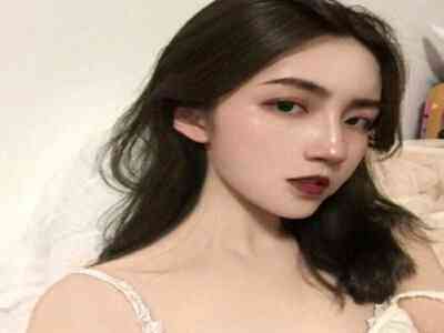 动漫美女被 脱脱内内打扑克：扑克游戏新玩法，人气动漫美女互动吸睛-1