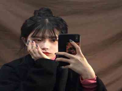 黄色的app:色彩斑斓的社交应用平台-1