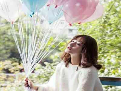 黄色软件app3.0.3免费oppo版大全装扮每日更：《新版本游戏更新，个性装扮每日更新，玩家好评如潮》