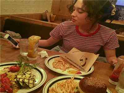 刘玥单挑三黑：电竞女神挑战极限，巅峰对决即将上演