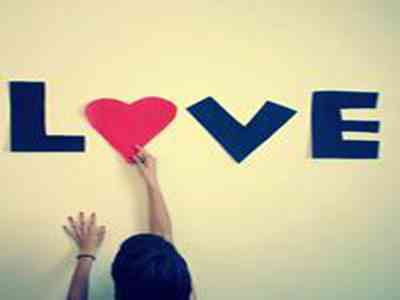 二次元绑手束胸束脚:动漫风格束缚装扮,手脚束缚与胸部束缚结合-1