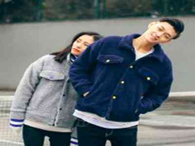 扒下女教师的内衣：揭露女教师的私密秘密