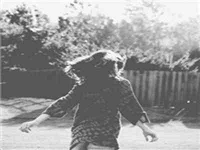 生物繁殖课老师拿自己举例子：大学生生物课出新招：老师亲身经历讲故事-1